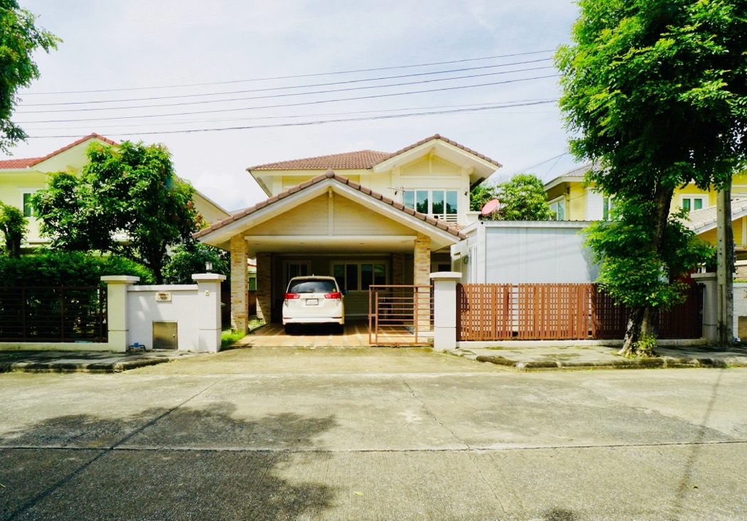 For SaleHouseNawamin, Ramindra : House for sale Casa Ville Watcharaphon 220 sqm. 77 sqw Beautiful decorated Thai kitchen and office area, main road, the best price