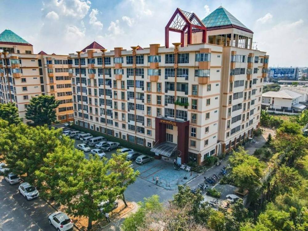 For SaleCondoPathum Thani,Rangsit, Thammasat : Condo for sale in Muang Kaew Mani. 2 rooms connected to a large room