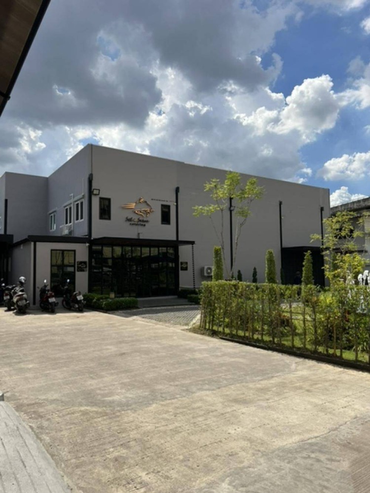 For SaleLandRama9, Petchburi, RCA : Land with office Soi Soonvijai / 1 rai 30 square wa (for sale), Land with Office Building Soi Soonvijai / 1,720 Square Meter (FOR SALE) TIK345