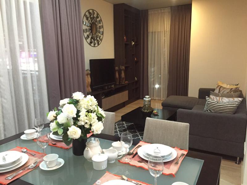 For RentCondoSukhumvit, Asoke, Thonglor : For Rent Noble Refine 2 Bedroom 2 Bathroom 71.2 sqm