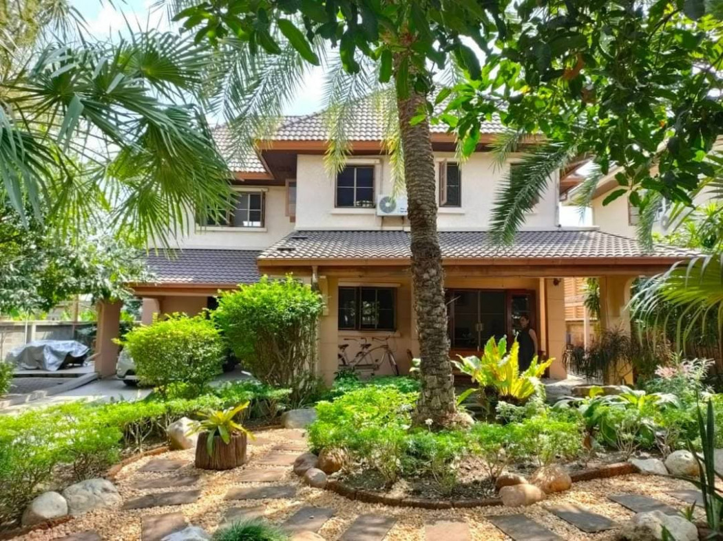 For SaleHouseNawamin, Ramindra : House for sale in Watcharaphon area, near Rattanakosin School, area 168 square wah, 3 bedrooms, 3 bathrooms, shady and pleasant to stay Friendly atmosphere, parking for 4 cars.