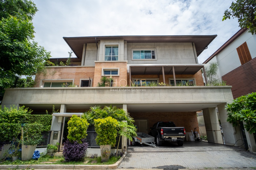 For SaleHouseRama9, Petchburi, RCA : Single house Baan Issara Rama 9 / 4 bedrooms (for sale), Baan Issara Rama 9 / Detached House 4 Bedrooms (FOR SALE) TP380