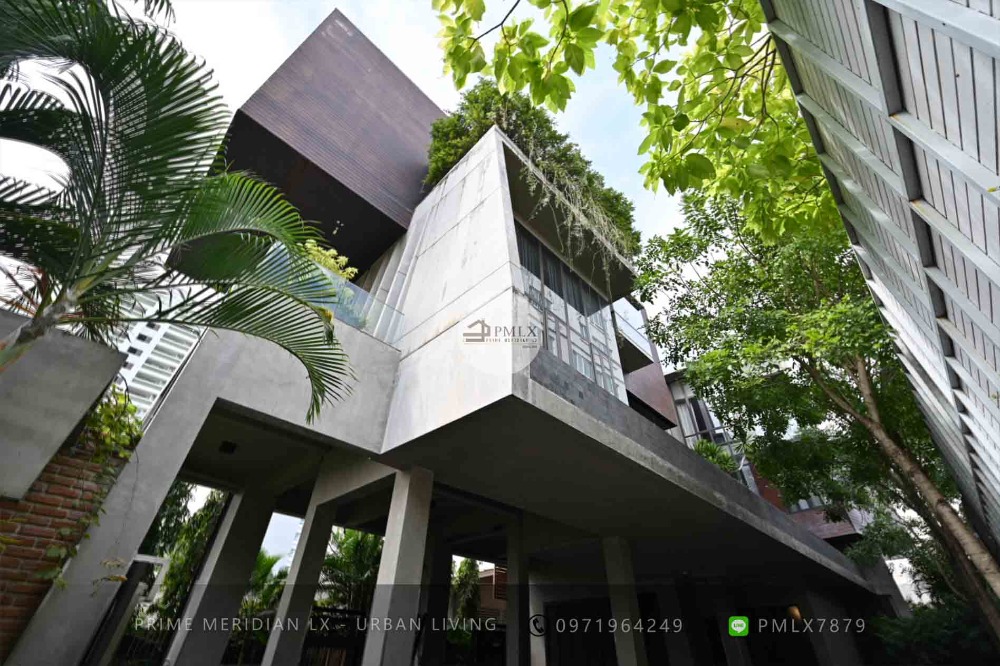 ขายบ้านอ่อนนุช อุดมสุข : Luxury Single House Between Both Ekkamai & Sukhumvit 71 Road / Private Pools  - Brand New House