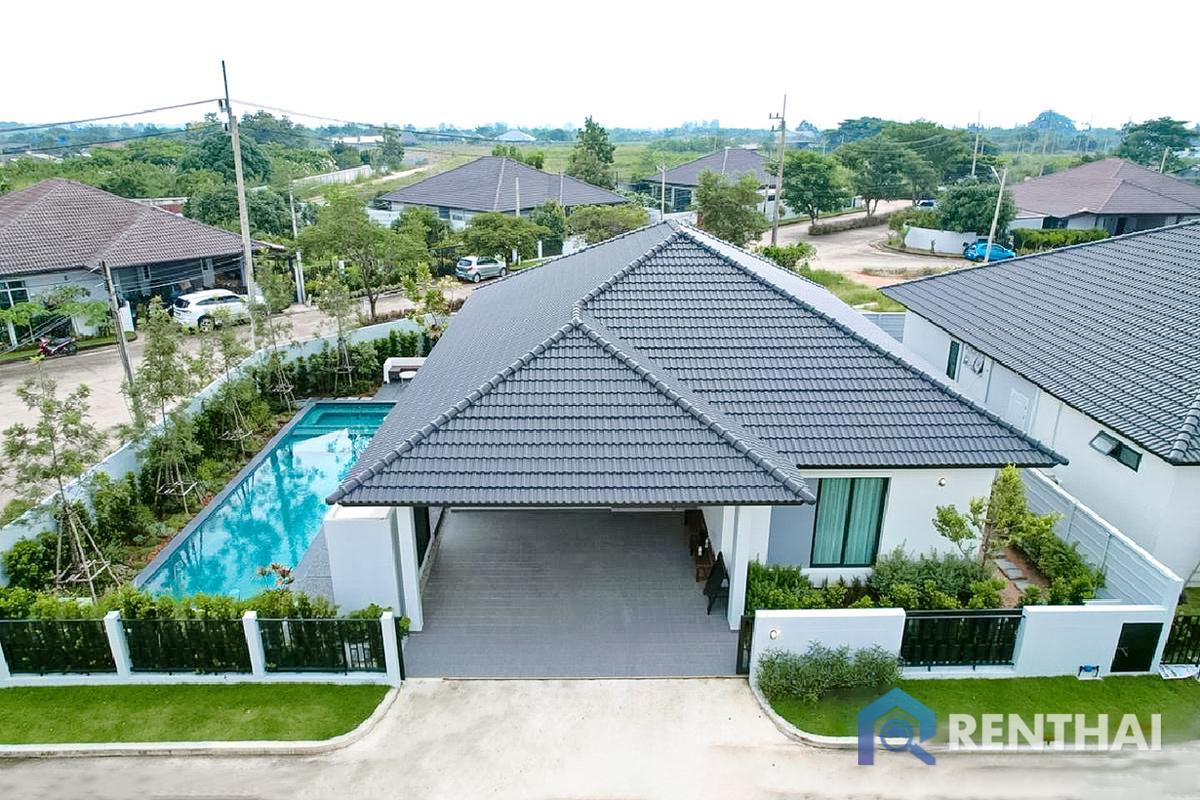 For SaleHousePattaya, Bangsaen, Chonburi : Brand new a detached house villa style on a hill side.