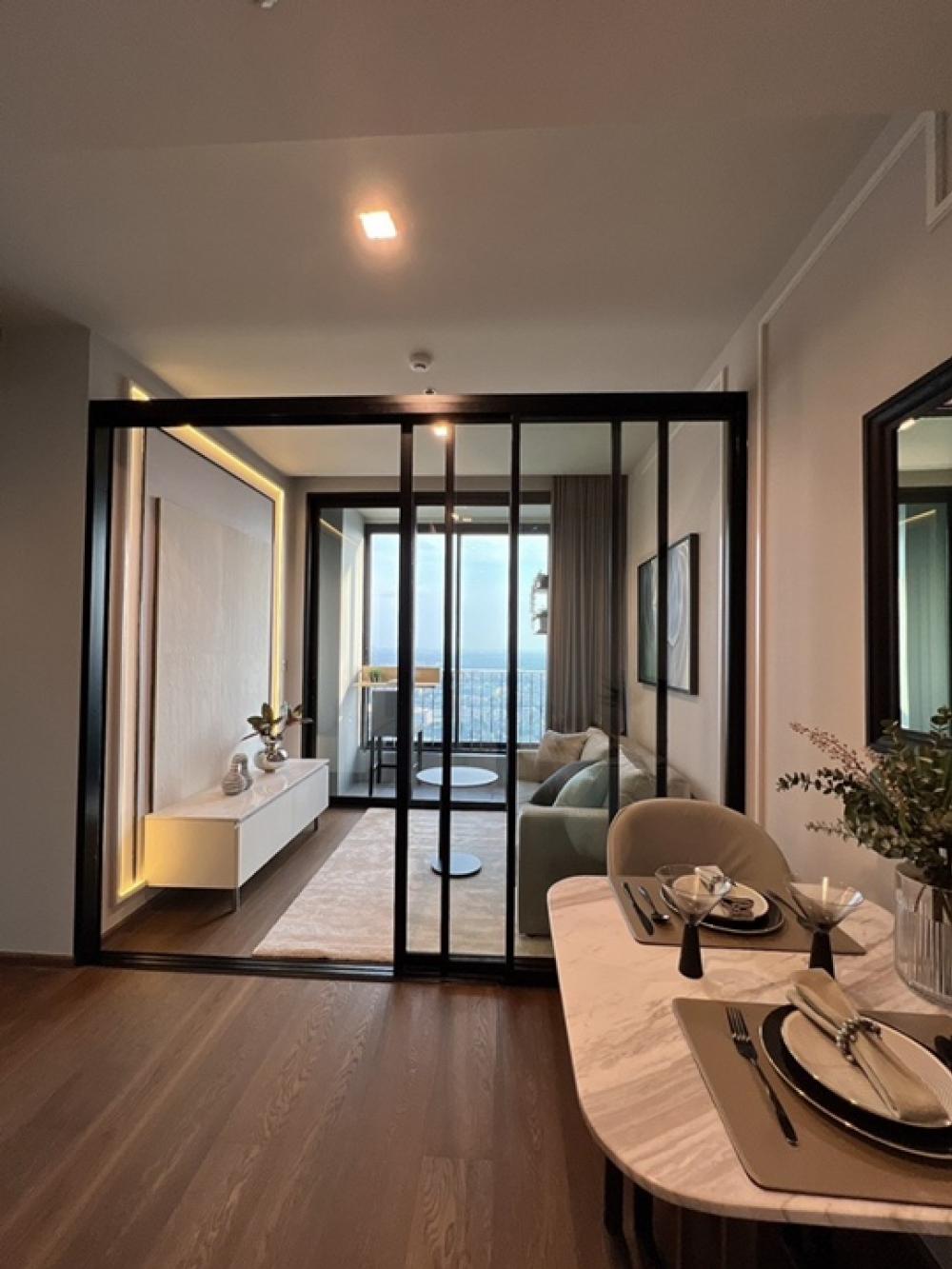 For SaleCondoSukhumvit, Asoke, Thonglor : IDEO Q 36, a beautiful condo in the heart of the city. BTS Sukhumvit Line, Green Line 450M, Thonglor Station, 1 bed, 1 bath, 44 sq m. Promotion price 5.49 million baht!!️📲 ID : nasornn.https://line.me/ti/p/PKJy7gVIR7📞 TEL : 0946242014(Nui Sale project)