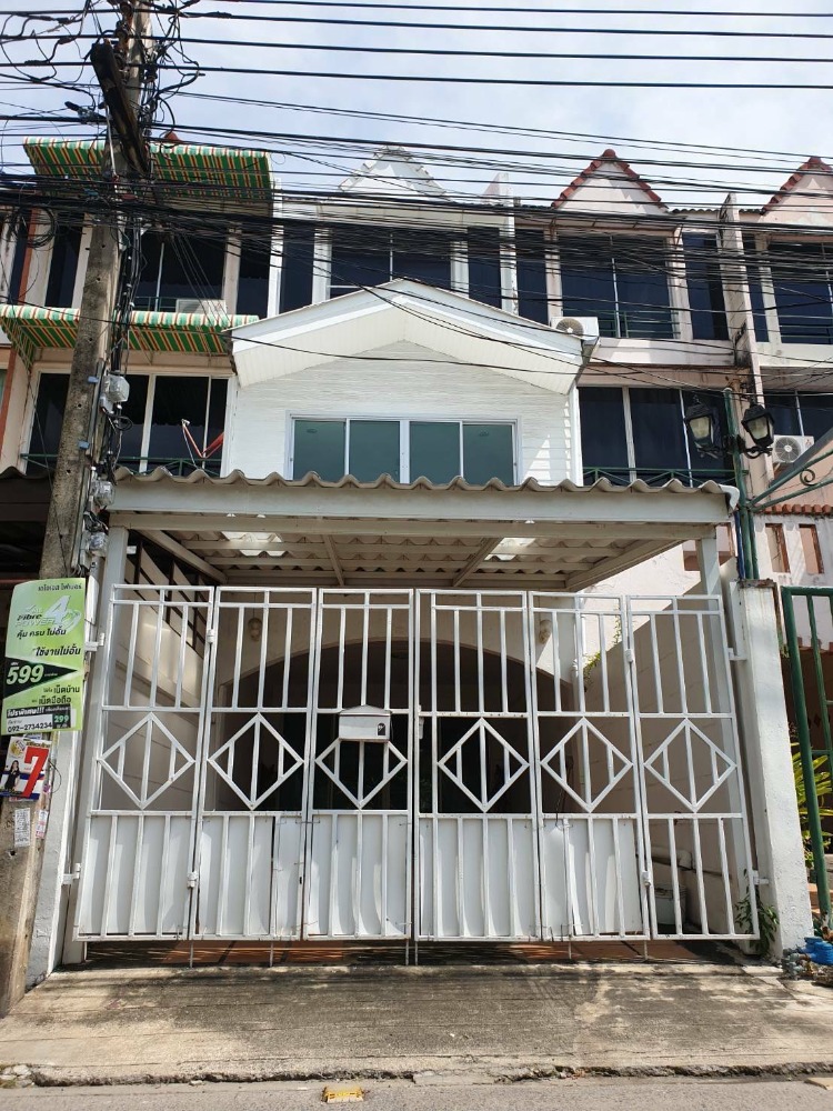 For SaleTownhouseChokchai 4, Ladprao 71, Ladprao 48, : Townhouse Nakniwat 7 / 4 Bedrooms (For Sale), Townhouse Nakniwat 7 / Townhouse 4 Bedrooms (FOR SALE) RUK310