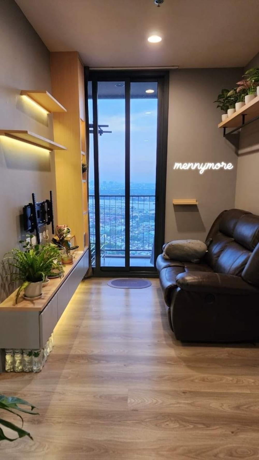 For SaleCondoSukhumvit, Asoke, Thonglor : OKA HAUS OKA HAUS Condo for urgent sale**Urgent‼️Condo for sale Oka Haus🏢 Sukhumvit 36, central location, Chao Phraya River view, good price, fully furnished, beautifully decorated, ready to move in, brand new room, beautiful, ready to move in, 44th floor