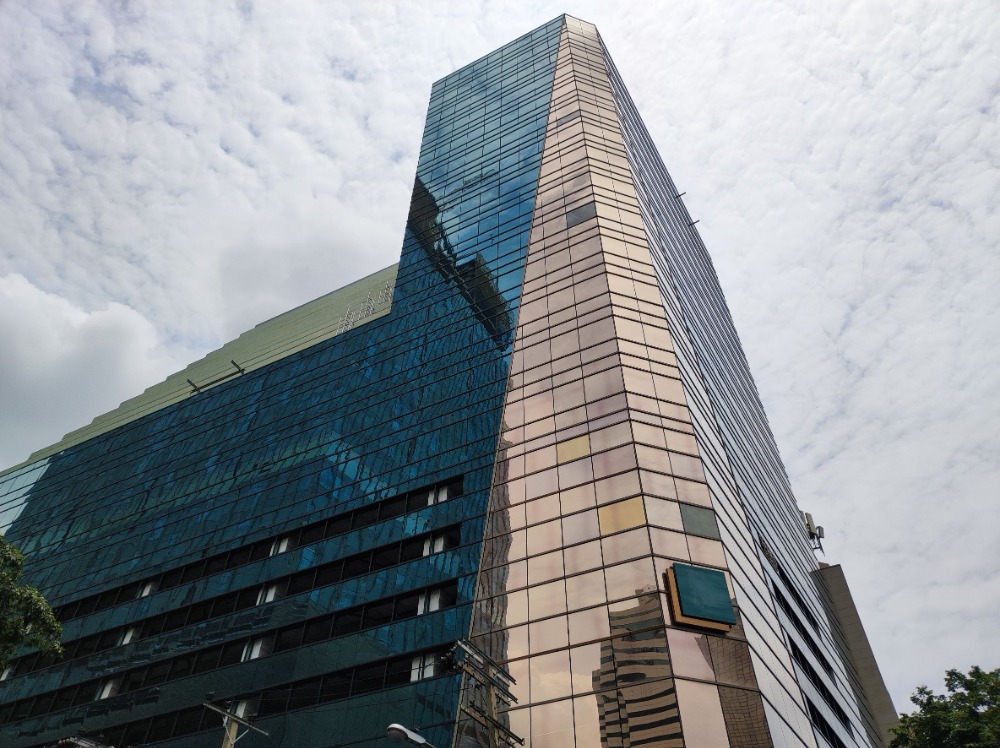 For RentOfficeSilom, Saladaeng, Bangrak : Office for rent, office space (Office For Rent), Liberty Square Silom Building, size 126 - 680 sq.m. (price 700 baht/sq.m.), near BTS Saladaeng, MRT Silom, Next to Silom Road, Silom Area, Saladaeng