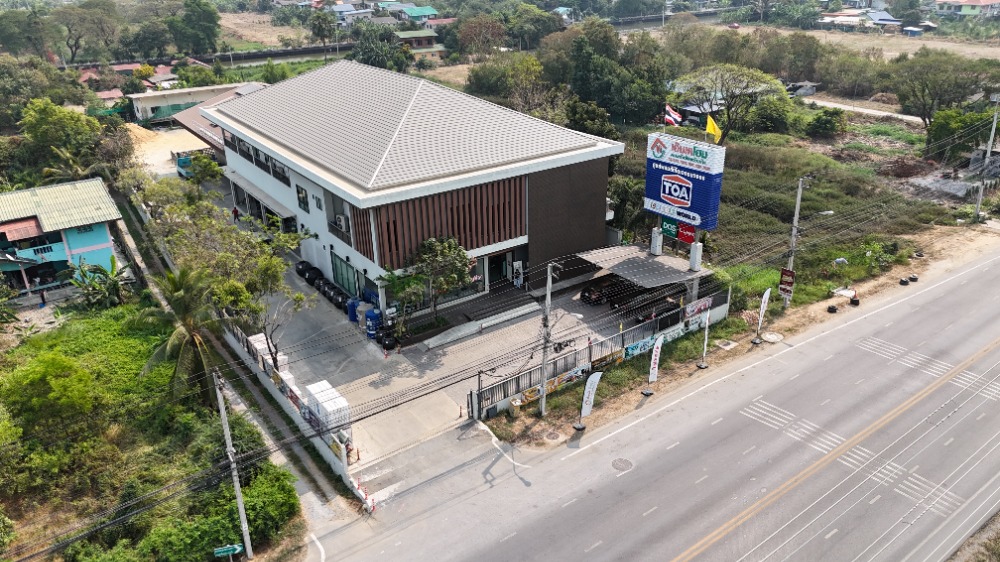 For SaleRetail SpaceMin Buri, Romklao : 2-storey building for sale, shops, showrooms, sales offices, warehouses and residences on land 2 rai 1 ngan next to Pracha Ruam Chai Road, Min Buri, Bangkok.