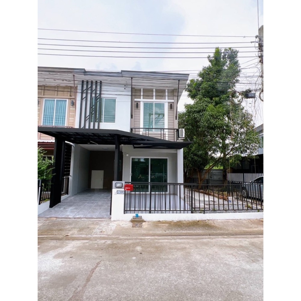 For SaleTownhouseNawamin, Ramindra : Selling below appraisal, 2-storey townhome, Pruksa Prime Village 94, Soi Sai Mai 56, area 28.5 sq.wa. The house has 3 bedrooms, 2 bathrooms.