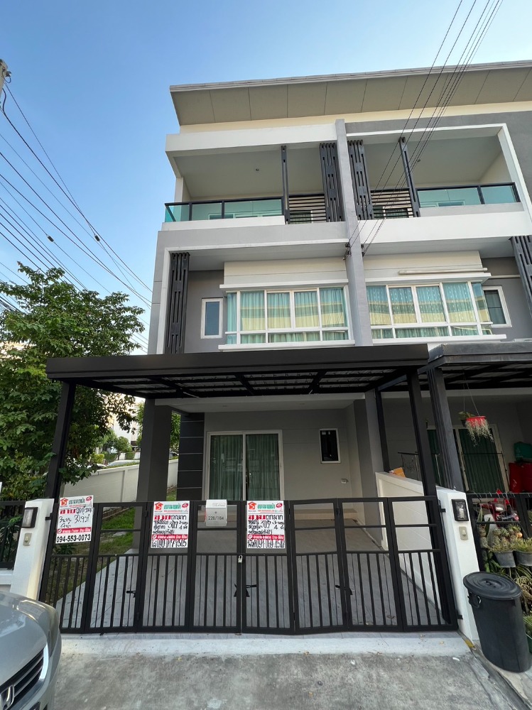 For SaleTownhouseNawamin, Ramindra : 3-storey townhome for sale, behind the corner, area 30.7 sq.w., The Ricco Town Watcharapol Village, Ruammit Pattana Road, the house has 3 bedrooms, 4 bathrooms.