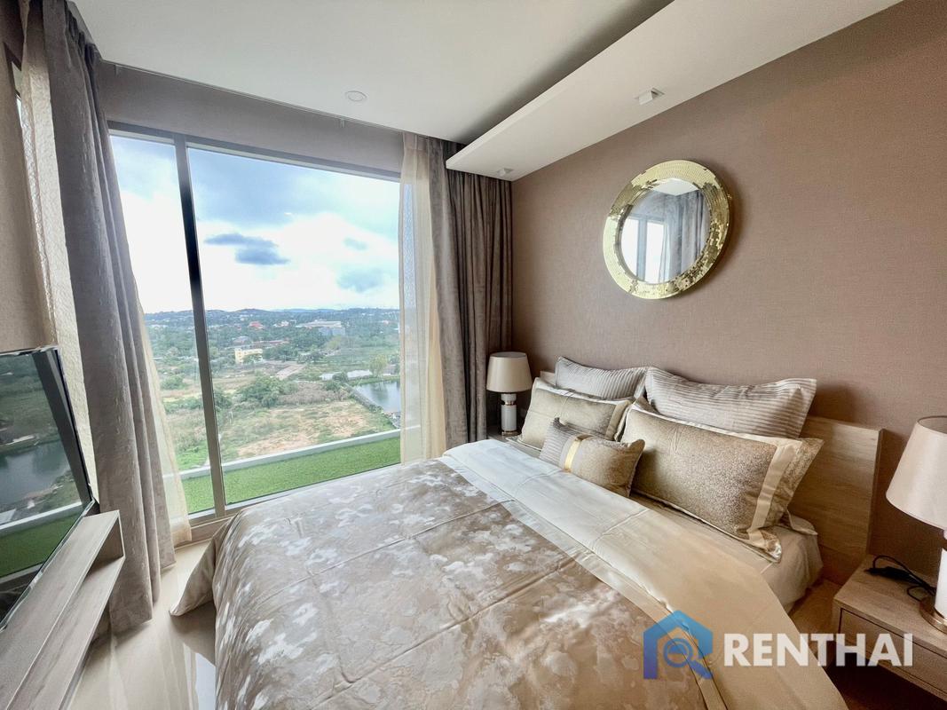 For SaleCondoPattaya, Bangsaen, Chonburi : First come first serve, Hot price Beachfront condo in Jomtien