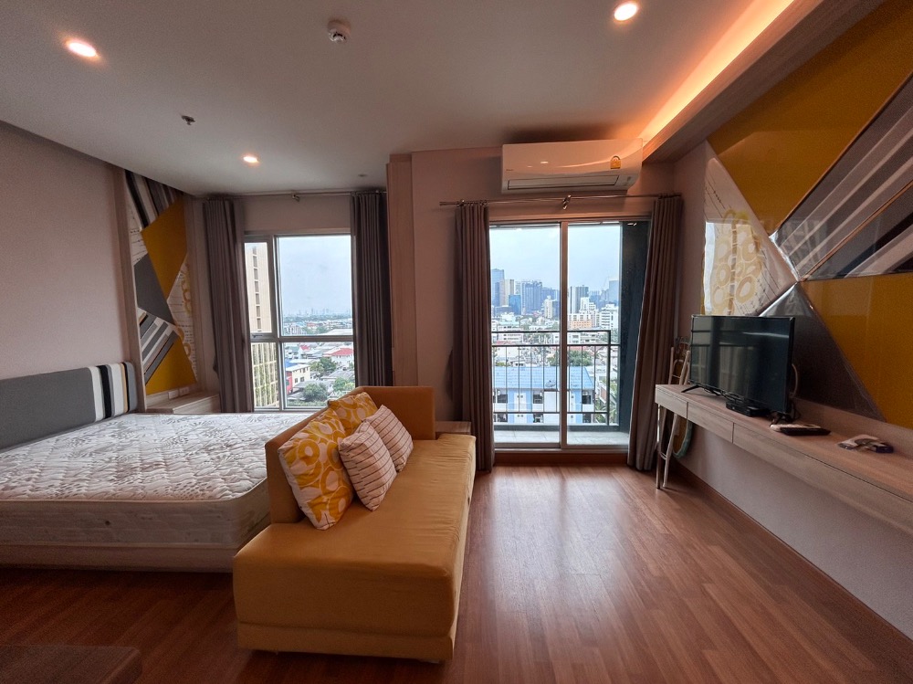 For RentCondoSapankwai,Jatujak : 🔷 For rent!! The actual room is on the cover of Condo Lumpini Park Vibhavadi-Chatuchak. Near Bts/MrtChatuchak Can't be late anymore📌📌