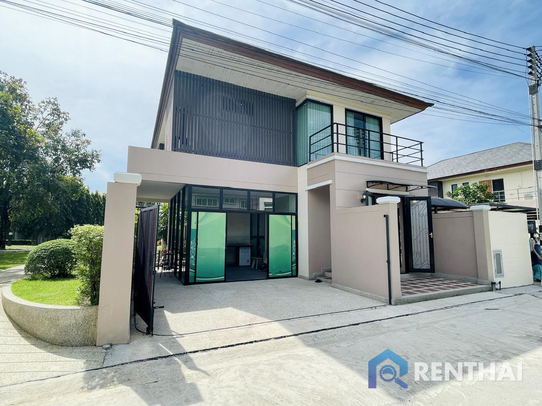 For SaleHousePattaya, Bangsaen, Chonburi : 2-storey detached house, modern style,  location near international school