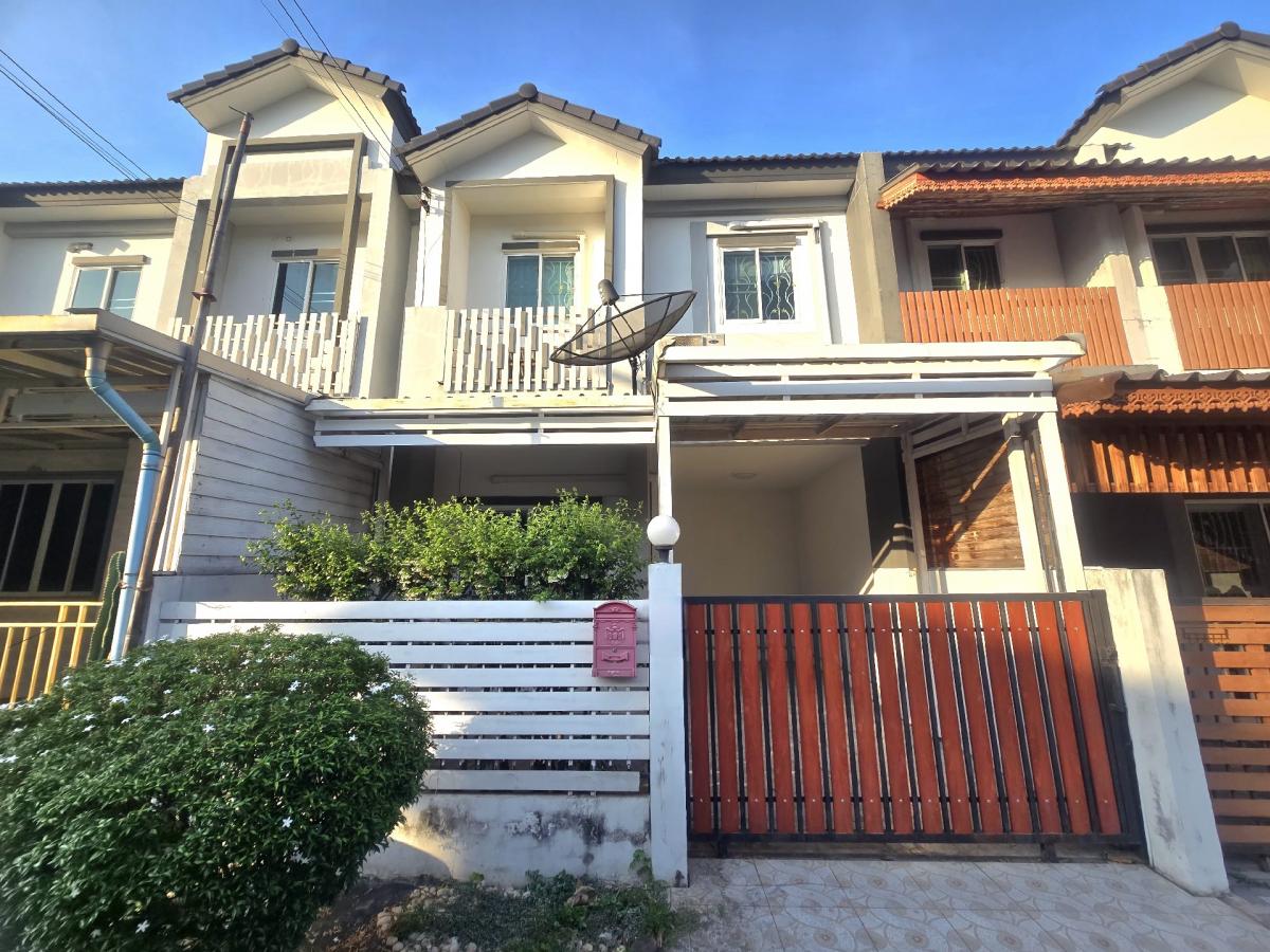 For RentTownhouseVipawadee, Don Mueang, Lak Si : 2 storey townhouse for rent 18 square meters, in the project By Lalin Property Soi Chang Akat Uthit 13 near Don Muang Airport Rent 12,000/month