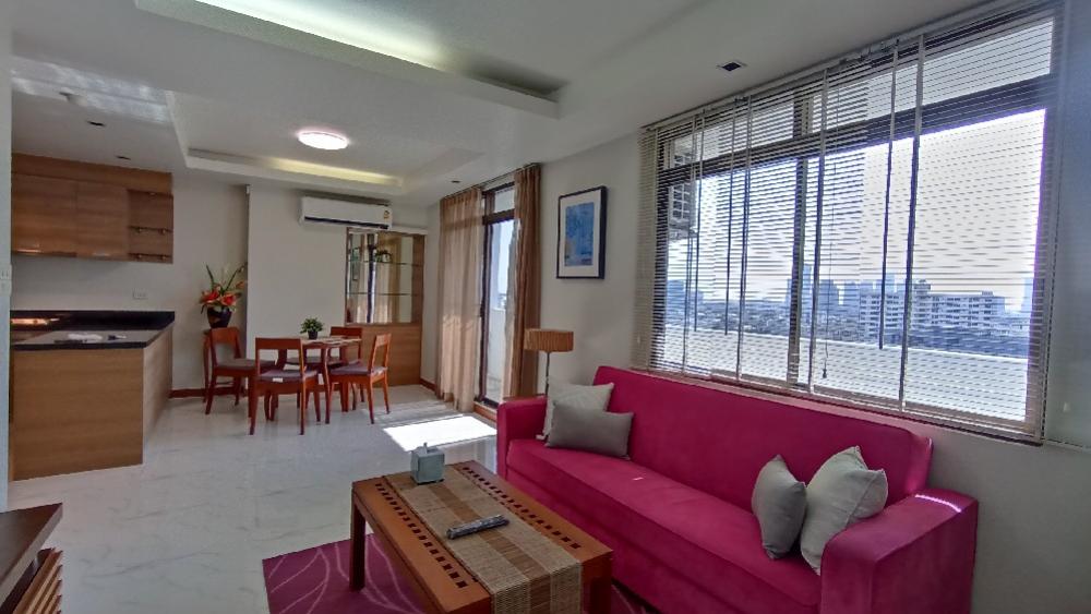 For RentCondoOnnut, Udomsuk : The Roof Garden | 1 bedroom for rent, large site, newly renovated, whole room, new beautiful bathroom There is a walk-in wardrobe with a beautiful view.