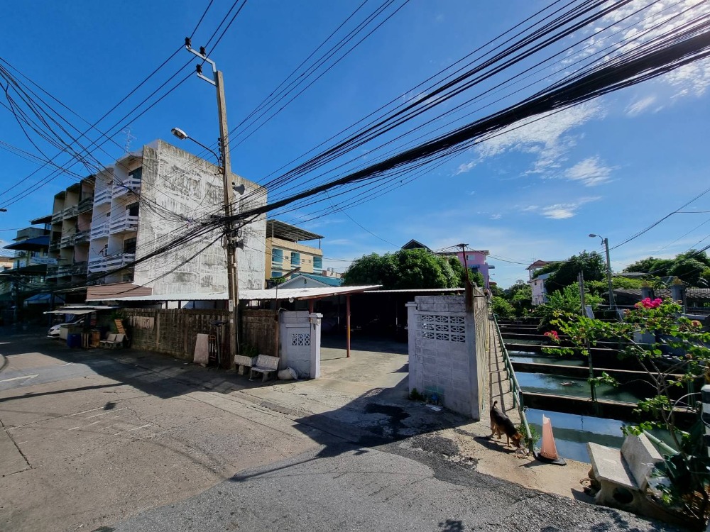 For SaleLandWongwianyai, Charoennakor : Empty land, Prannok Soi 7, near Siriraj Hospital, 189 square meters