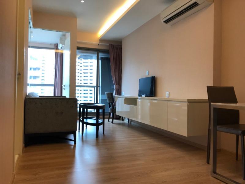 For RentCondoSukhumvit, Asoke, Thonglor : For Rent H Sukhumvit 43 1 Bedroom 1 Bathroom 42 sqm