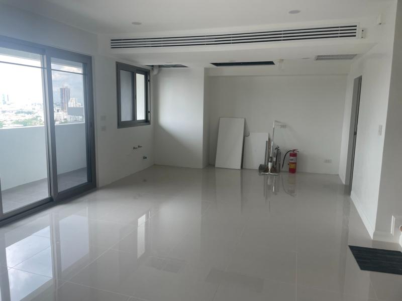 For RentCondoSukhumvit, Asoke, Thonglor : For Rent Royal Castle Sukhumvit 3 Bedroom 3 Bathroom 220 sqm