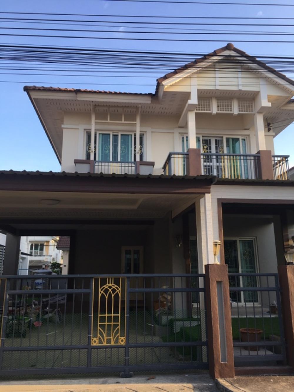 For RentHouseLadkrabang, Suwannaphum Airport : Single house for rent/sale in Perfect Place Village, Sukhumvit 77, near Suvarnabhumi Airport, next to Robinson Lat Krabang, near Paseo Lat Krabang, near shopping areas and communities.