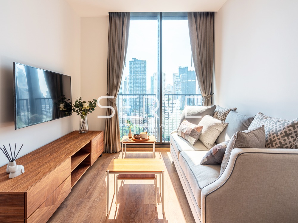 For RentCondoSukhumvit, Asoke, Thonglor : 🔥25K🔥- Homey Style 1 Bed with Bathtub High Fl. 15+ New Condo Close to BTS Phrom Phong at Noble BE33 Condo / Condo For Rent