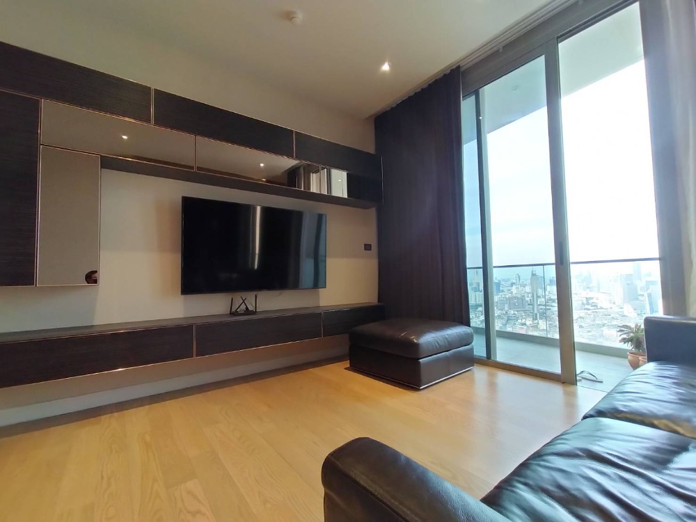 For RentCondoWongwianyai, Charoennakor : Luxury Condo 2 Bedrooms for rent at Magnolias Waterfront Residences