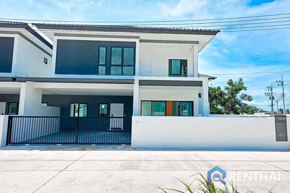 For SaleHousePattaya, Bangsaen, Chonburi : For sale 2 storey modern tropical style house in Pattaya