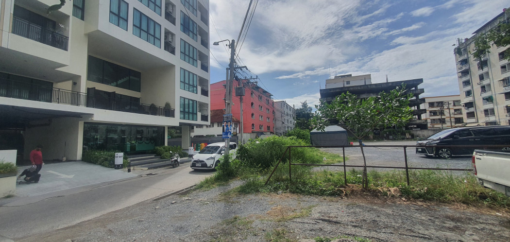 For SaleLandLadprao101, Happy Land, The Mall Bang Kapi : Land for sale, Soi Lat Phrao 112, Soi Mahadthai, area 419 sq m., near Lat Phrao Hospital.