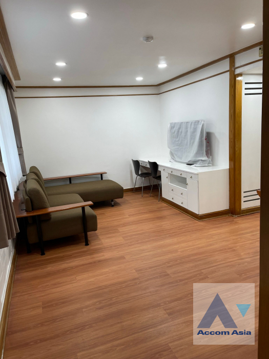 ขายคอนโดสุขุมวิท อโศก ทองหล่อ : 2 Bedrooms Condominium for Sale in Sukhumvit, Bangkok near BTS Asok - MRT Sukhumvit at Baan Suksan (AA11136)