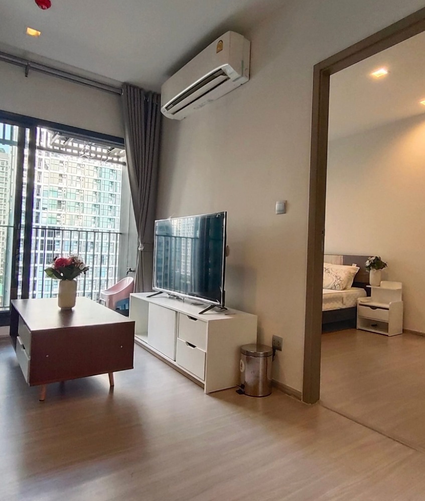 For RentCondoRama9, Petchburi, RCA : Life asoke Hype Condo for rent fully furnished near MRT Rama9 Bangkok