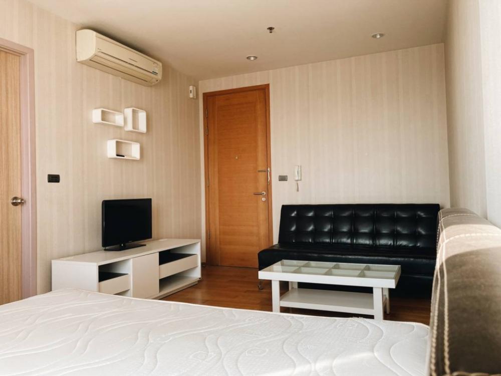 For RentCondo : คอนโดให้เช่า Fuse Sathorn-Taksin #Rentห้องสตูดิโอขนาด 27 ตรม. ชั้น 11 🩸จัดเครื่องซักผ้าใหม่ให้ #ใกล้สถานี bts วงเวียนใหญ่ 100 เมตร เดินทางเข้าสาทรเพียง 3 สถานี