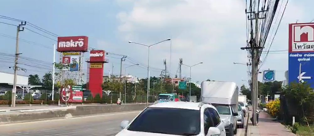 For RentLandMin Buri, Romklao : Long-term rental of land on the road 100 rai near Makro, Thai Watsadu, Nong Chok. Very good location, suitable for a shopping center Community mall, gas station, showroom, can be rented