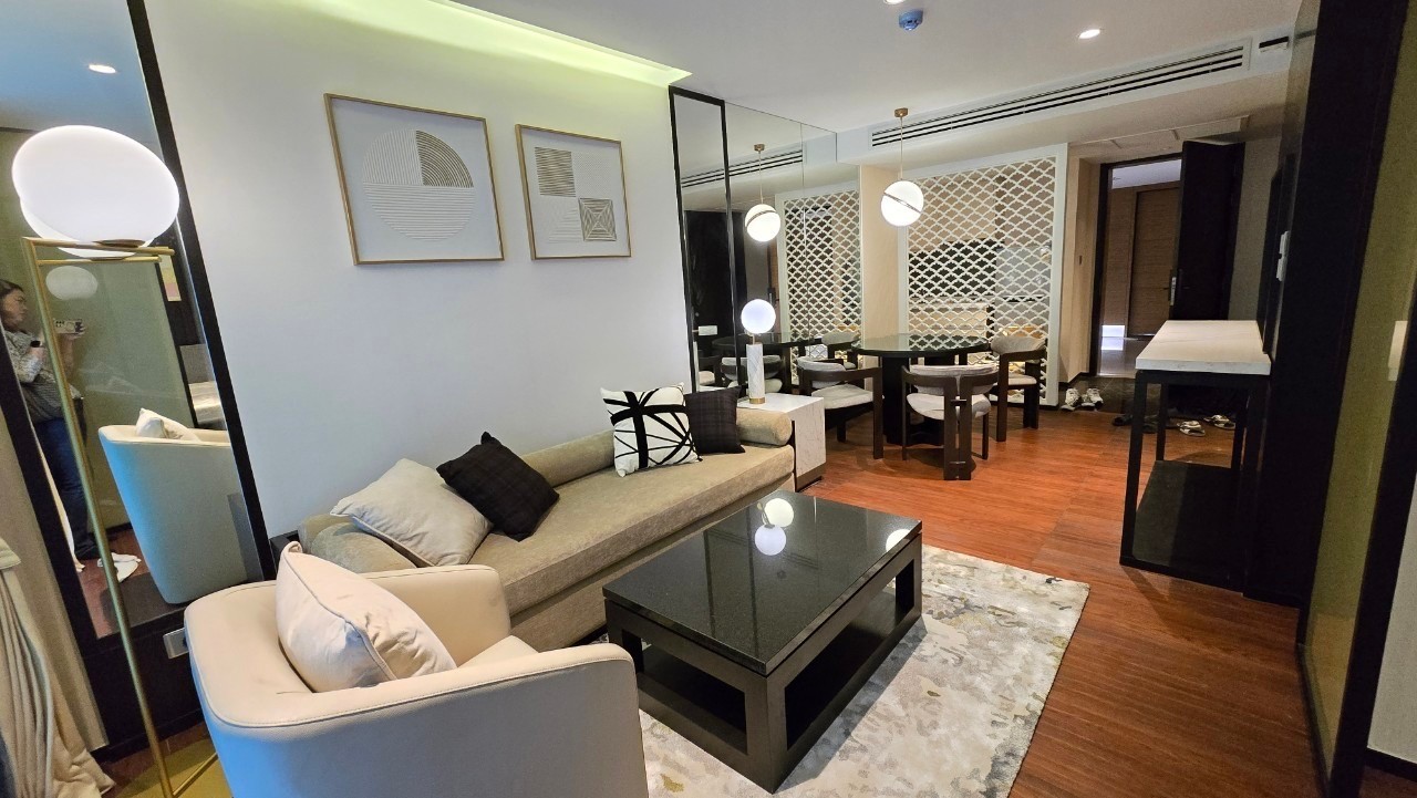 For RentCondoWitthayu, Chidlom, Langsuan, Ploenchit : luxury condo for rent Oriental style, elegant, spacious room, comfortable price