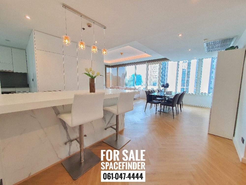 ขายคอนโดสุขุมวิท อโศก ทองหล่อ : Newly Renovate Unit 3 bedrooms for sell close to Emporium / Park / BTS Prompong within walking distance Unit Size  :  150 Sq.m (226,000 baht/sq.m)Unit Type : 3 Bedrooms 3 BathroomsHigh FloorCity View Fully FurnishedReady to move in from June 2023Selling p