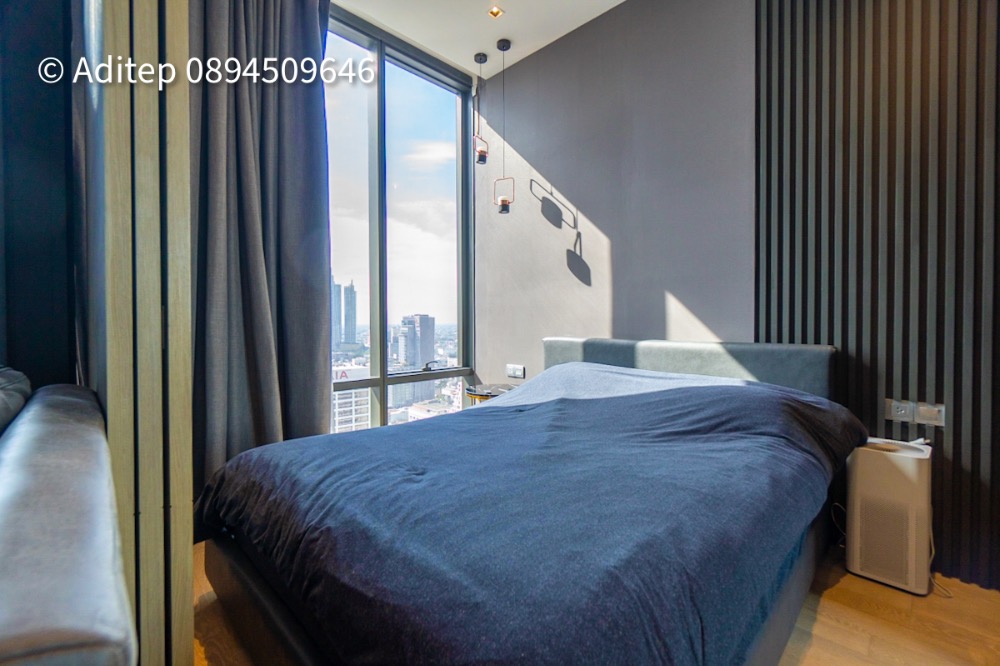 For SaleCondoSilom, Saladaeng, Bangrak : Ashton Silom, Luxury Condo for Sale, 1 bedroom, 32 sq m., high floor, beautiful decoration, ready to move in, only 350 m. to BTS Chong Nonsi.