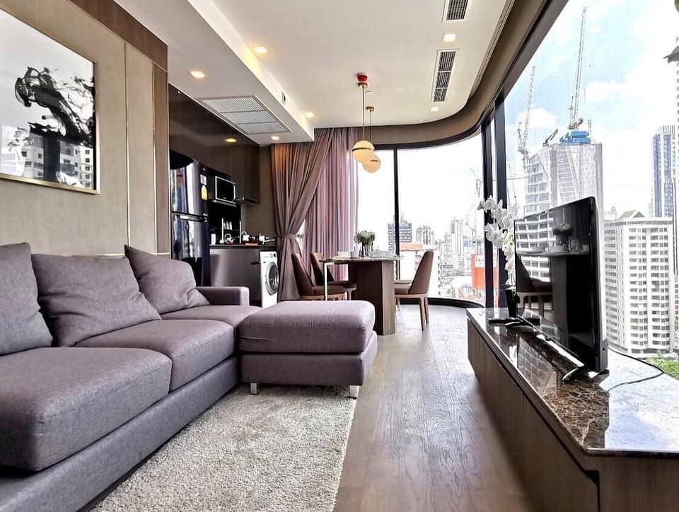 ให้เช่าคอนโดสุขุมวิท อโศก ทองหล่อ : Ashton Asoke Condo f or RENT ให้เช่า ** Ashton Asoke  @ 65,000บาท/month Call 096-2615656  ห้องกว้างมาก 65 ตรม. 2 นอน 2 น้ำ เฟอร์ครบ พร้อมอยู่    Location : Asoke - Sukhumvit  Rental Price : 65,000 Baht/Month  Condominium