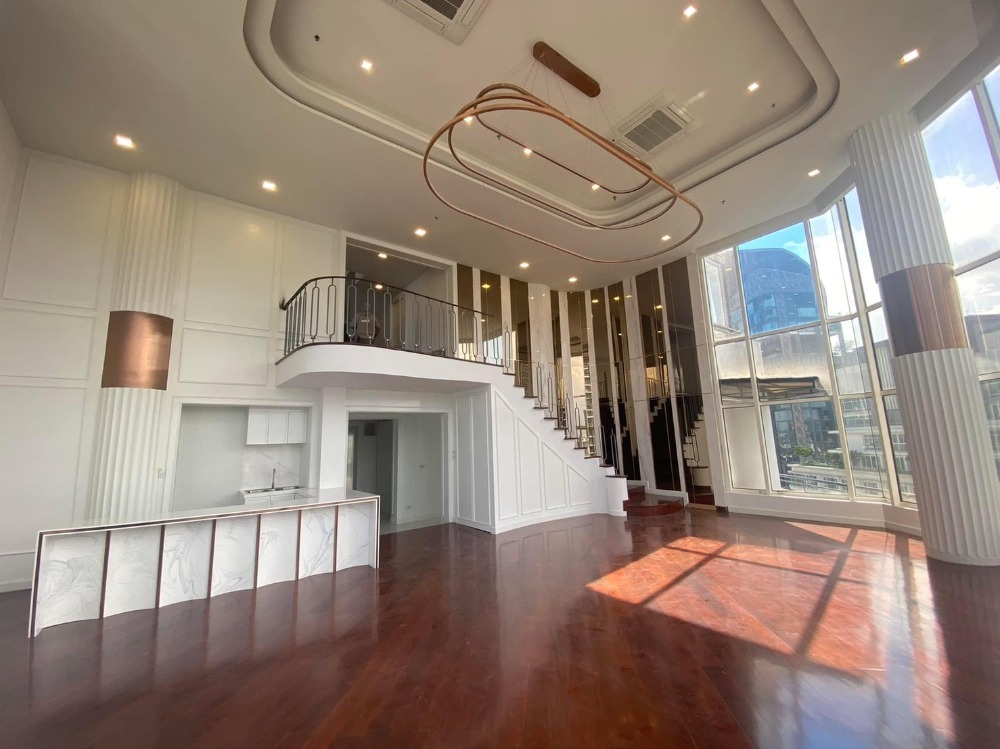 For SaleCondoKhlongtoei, Kluaynamthai : Moon Tower Penthouse Triplex - Top Floor With Stunning Views / Large Living Areas