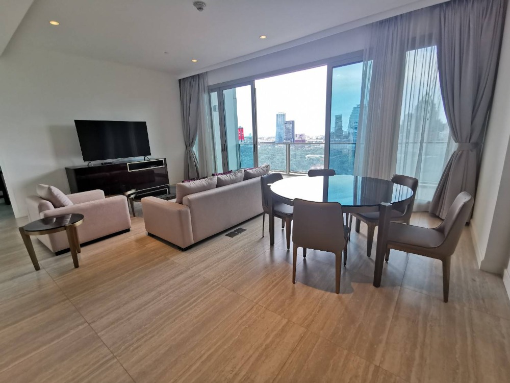 For RentCondoWitthayu, Chidlom, Langsuan, Ploenchit : HOT🔥185 Rajdamri,the truly outstanding condominium is one of the free hold properties on Rajdamri