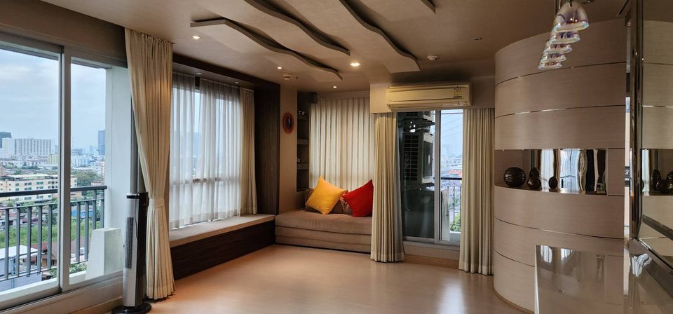 For SaleCondoRatchadapisek, Huaikwang, Suttisan : Beautiful room for sale, Condo Life @ Ratchada-Sutthisan, next to MRT Sutthisan.