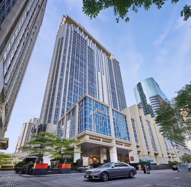 For RentOfficeWitthayu, Chidlom, Langsuan, Ploenchit : Office space for rent Office Buildings Athenee Tower Athenee Tower Building from AWC 1,400 baht/month per sq m.