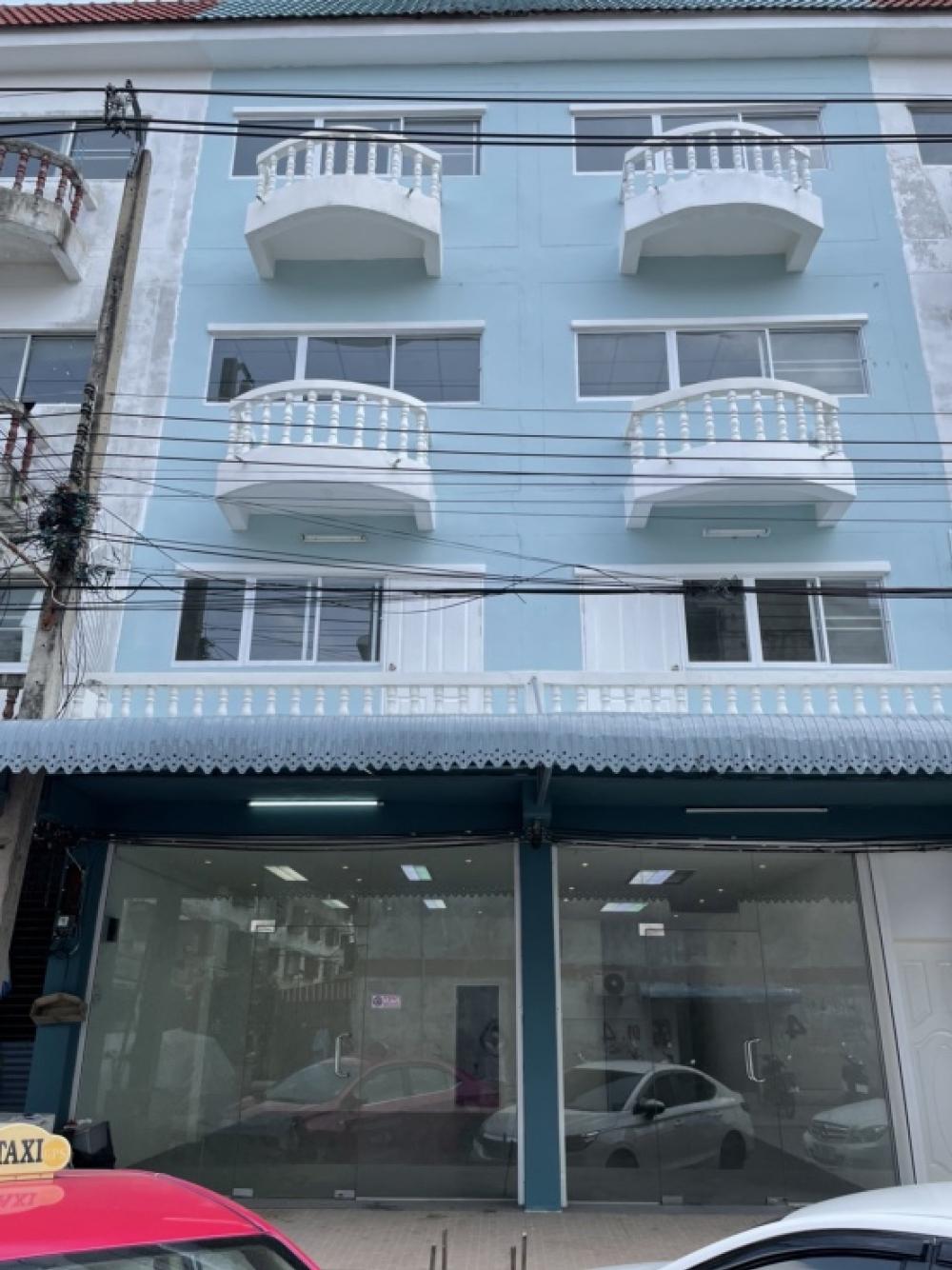 For RentShophousePathum Thani,Rangsit, Thammasat : Commercial building for rent, 2 booths next to each other, 4 floors, Rangsit, Thanyaburi, Khlong 2, newly renovated