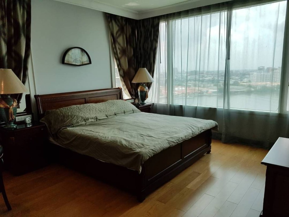 For RentCondoWongwianyai, Charoennakor : Watermark Chaophraya, Watermark Chaophraya River Condo ,River view  165.84 Sqm 3 bedroom 3 bathroom  1 maid for Rent Well price!!