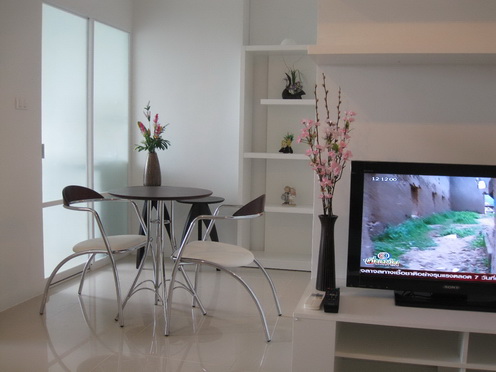 For RentCondoRama9, Petchburi, RCA : Lumpini Place Rama 9 - Ratchada, 37sqm Tasteful, Lovely One Bedroom Condo for rent at Lumpini Rama 9