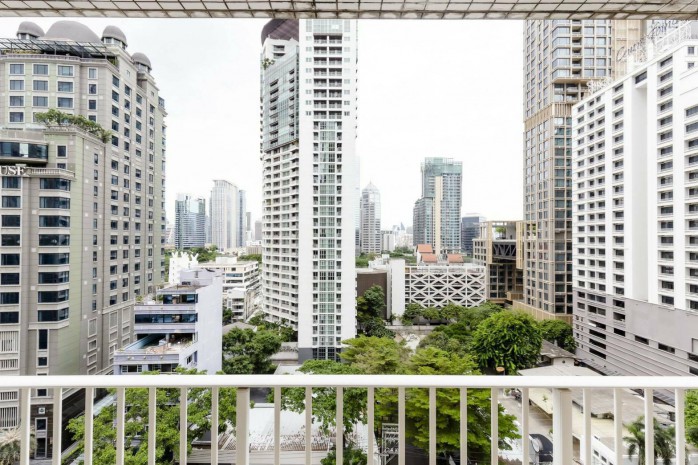 For SaleCondoWitthayu, Chidlom, Langsuan, Ploenchit : Langsuan Ville, 242 sqm. Spacious Beautiful fully furnished Three Bedrooms and Two Parking lot Condo for Rent/Sale at Langsuan Ville.