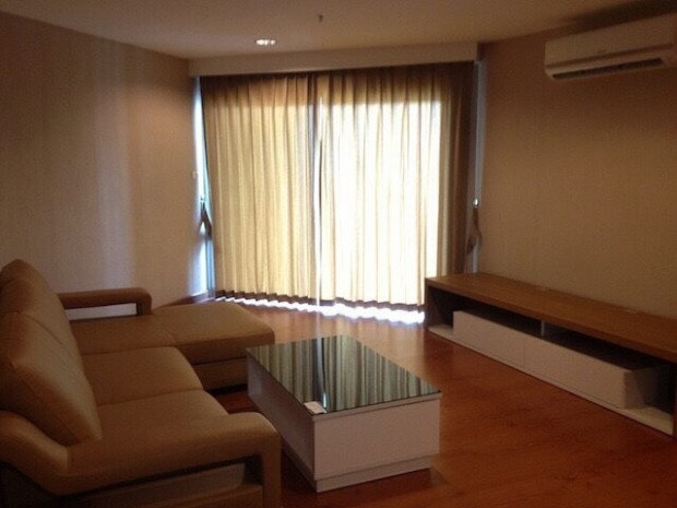 For RentCondoRama9, Petchburi, RCA : Belle Grand Rama 9, 70sqm Spacious Well price Two beds condo to let at Belle Grand Rama9