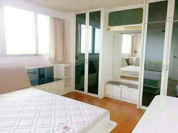 ให้เช่าคอนโดสุขุมวิท อโศก ทองหล่อ : Taiping Tower , 116sqm  Good price!!  Spacious Convenient 2bedrooma 2bathroms for rent Tai Ping Towers