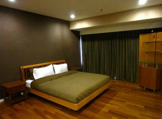 ให้เช่าคอนโดวิทยุ ชิดลม หลังสวน : Amanta Lumpini, 97sqm. spacious, Wood Built-in Furniture, City view Two Bedrooms