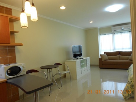 ให้เช่าคอนโดสาทร นราธิวาส : Sathorn Garden, 50sqm Well price, Spacious Studio Flat to let at Sathorn Garden