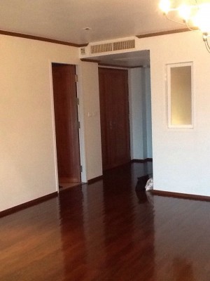 ขายคอนโดสุขุมวิท อโศก ทองหล่อ : Silver Heritage, 195.18sqm Spacious, Good price Three Bedrooms Condo for Sale at Silver Heritage