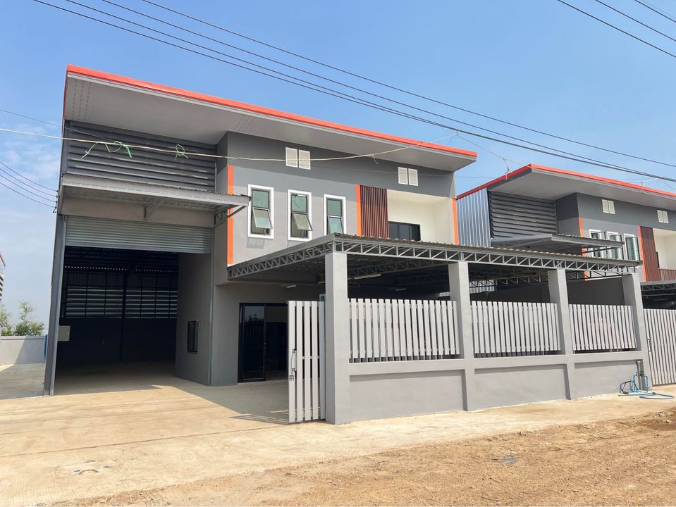 For RentWarehousePathum Thani,Rangsit, Thammasat : Warehouse for rent, size 650 sq m., with new office building, Lam Luk Ka Khlong 7, Pathum Thani area, can be accessed by container cars